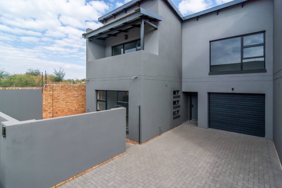 3 Bedroom Property for Sale in Noordheuwel Gauteng