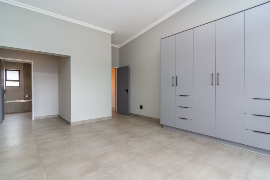 3 Bedroom Property for Sale in Noordheuwel Gauteng