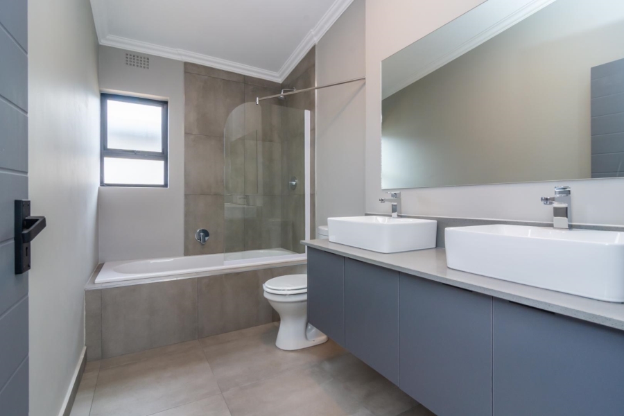 3 Bedroom Property for Sale in Noordheuwel Gauteng