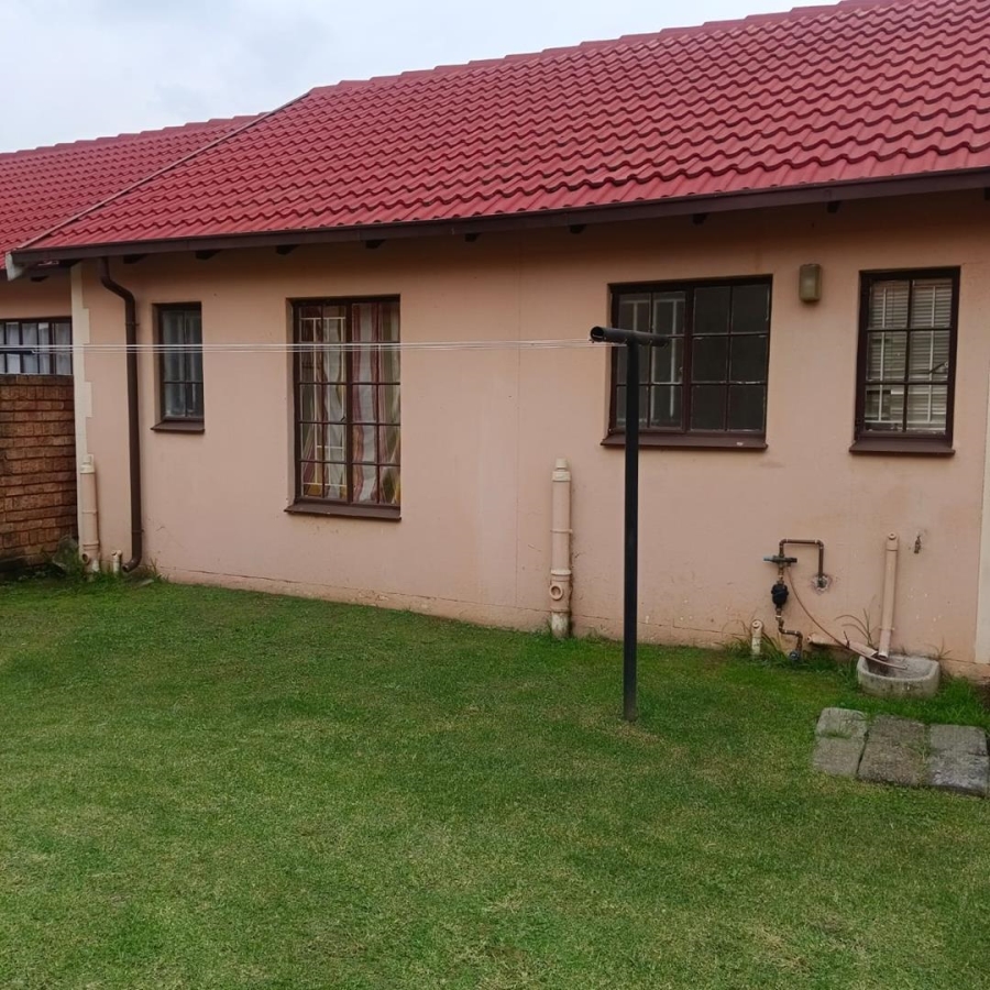 3 Bedroom Property for Sale in Meredale Gauteng