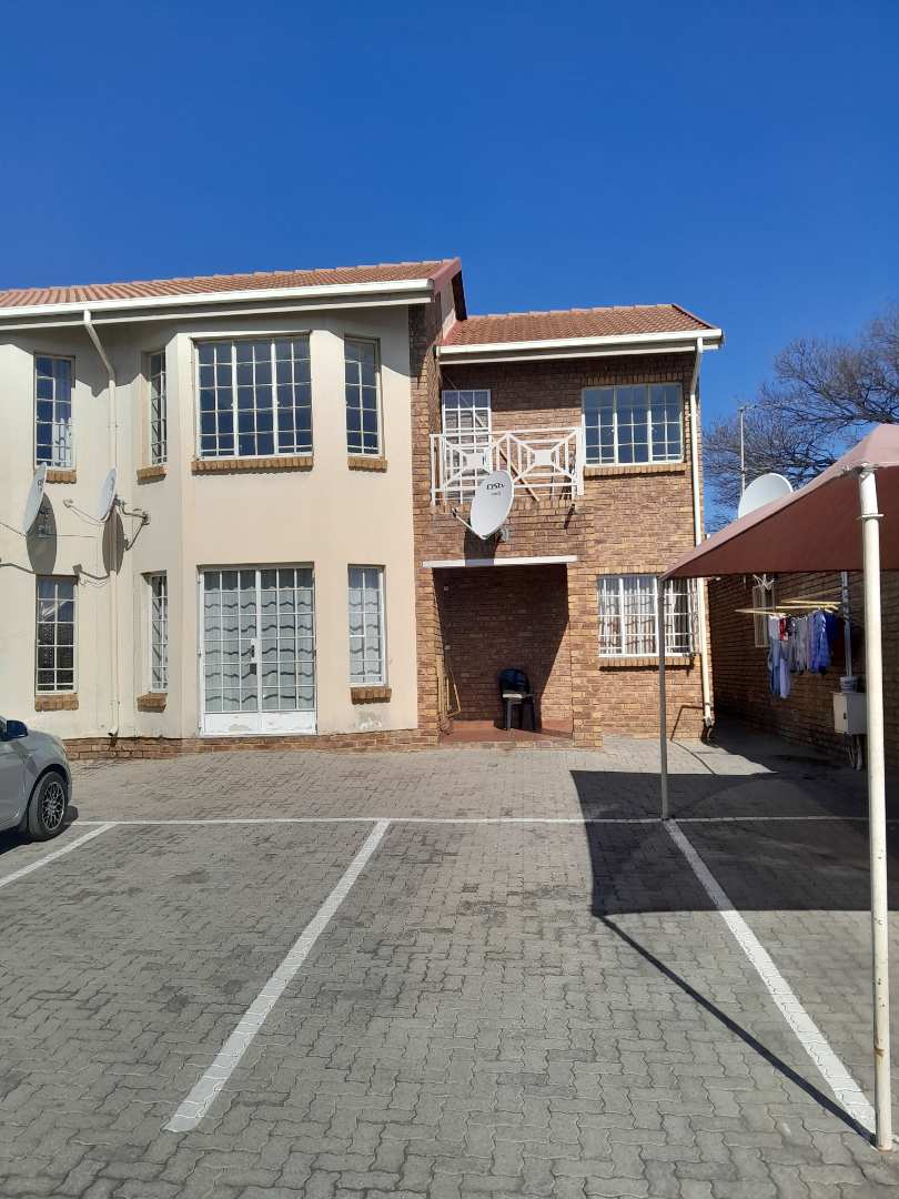 2 Bedroom Property for Sale in Regents Park Gauteng