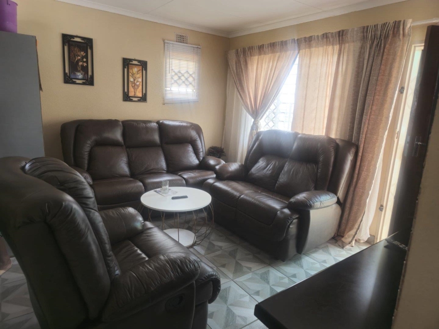 To Let 2 Bedroom Property for Rent in Rosslyn Gauteng