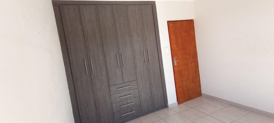 To Let 2 Bedroom Property for Rent in Terenure Gauteng