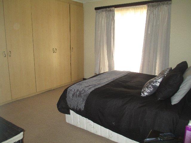 To Let 2 Bedroom Property for Rent in Faerie Glen Gauteng