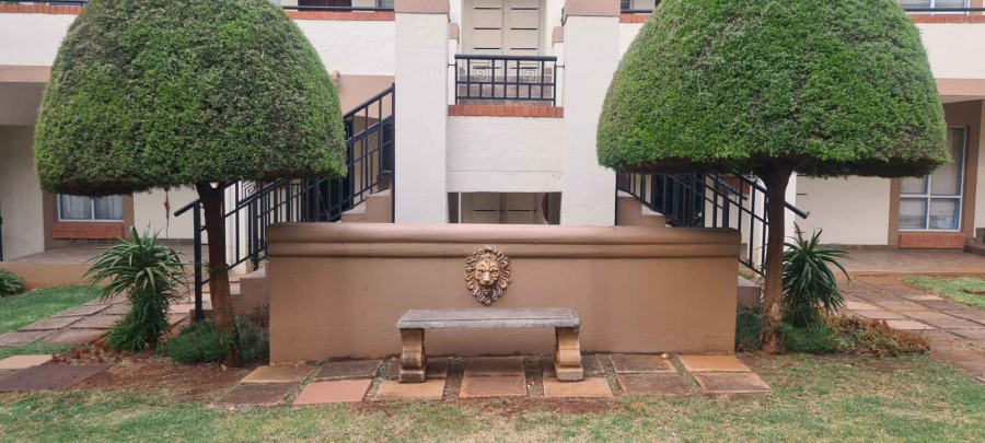To Let 2 Bedroom Property for Rent in Faerie Glen Gauteng