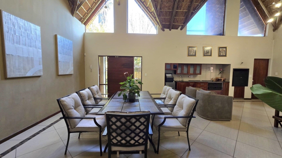 3 Bedroom Property for Sale in Die Hoewes Gauteng
