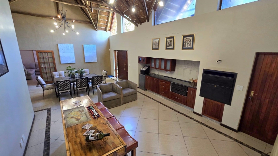 3 Bedroom Property for Sale in Die Hoewes Gauteng