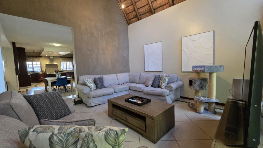 3 Bedroom Property for Sale in Die Hoewes Gauteng