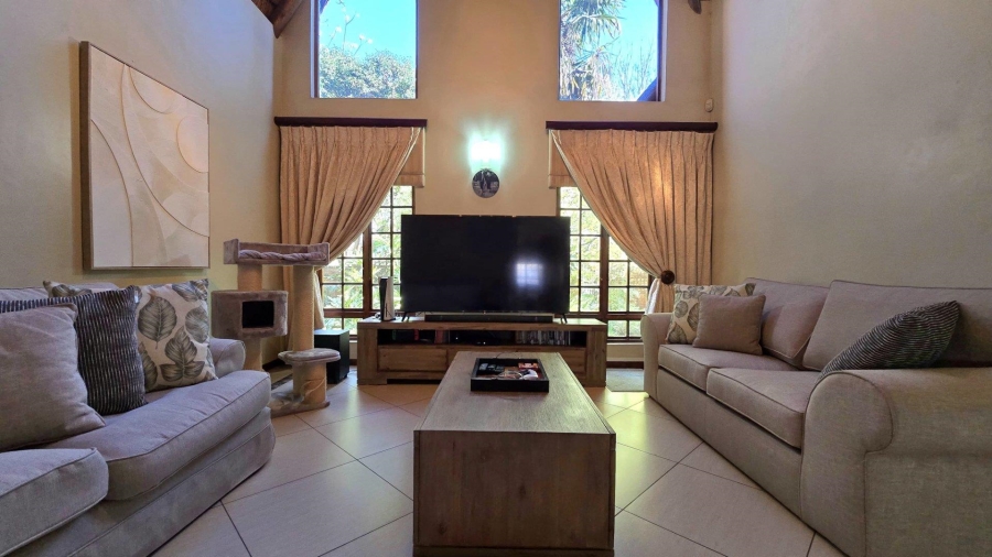 3 Bedroom Property for Sale in Die Hoewes Gauteng