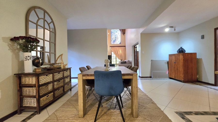 3 Bedroom Property for Sale in Die Hoewes Gauteng