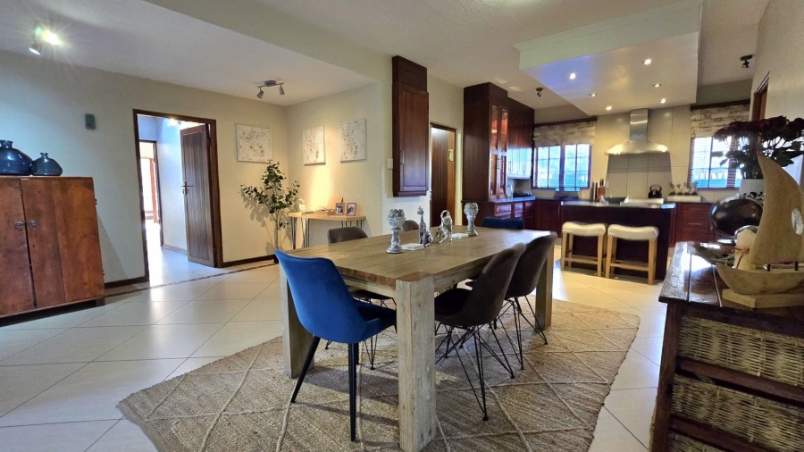 3 Bedroom Property for Sale in Die Hoewes Gauteng