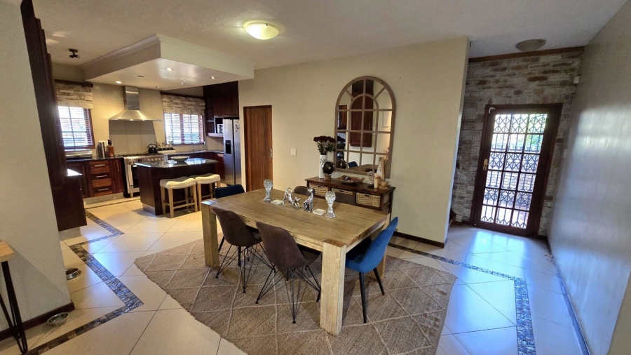 3 Bedroom Property for Sale in Die Hoewes Gauteng
