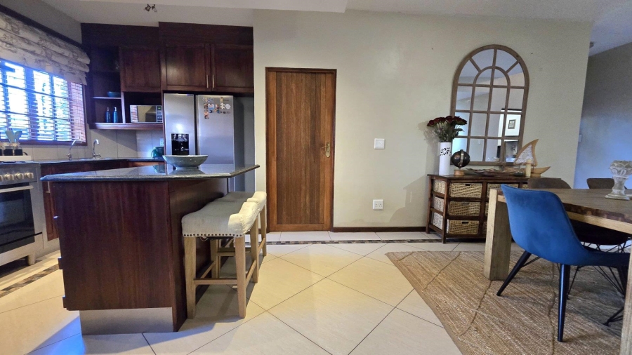 3 Bedroom Property for Sale in Die Hoewes Gauteng
