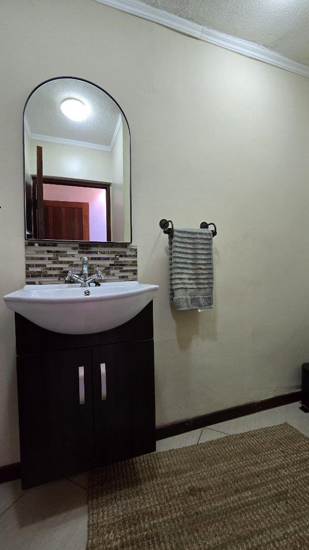3 Bedroom Property for Sale in Die Hoewes Gauteng