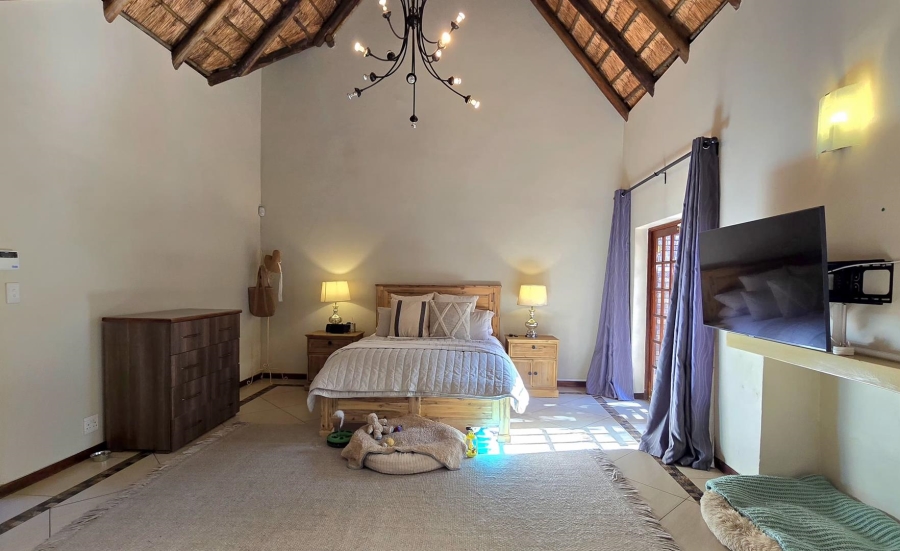 3 Bedroom Property for Sale in Die Hoewes Gauteng