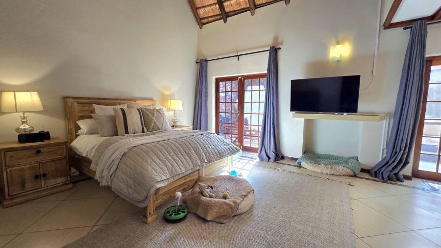3 Bedroom Property for Sale in Die Hoewes Gauteng