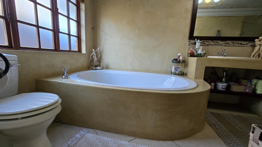 3 Bedroom Property for Sale in Die Hoewes Gauteng