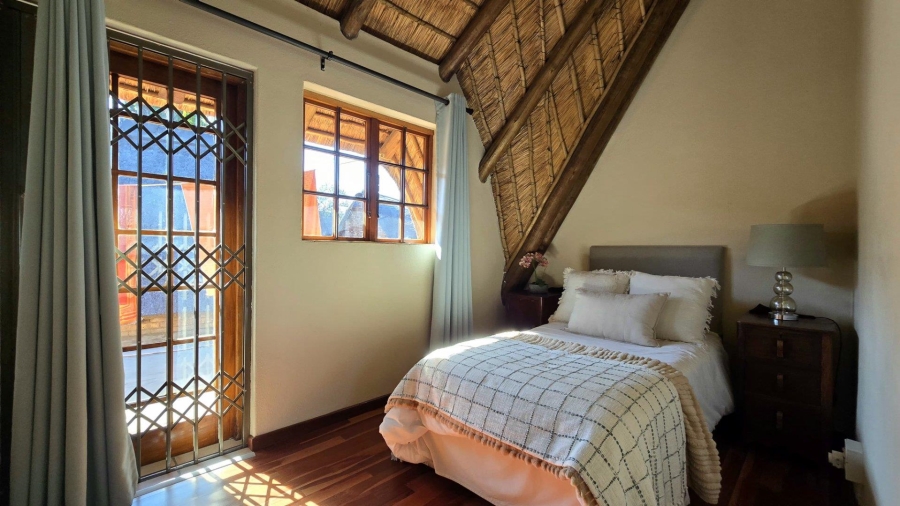 3 Bedroom Property for Sale in Die Hoewes Gauteng