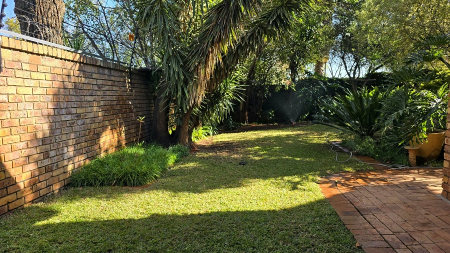 3 Bedroom Property for Sale in Die Hoewes Gauteng