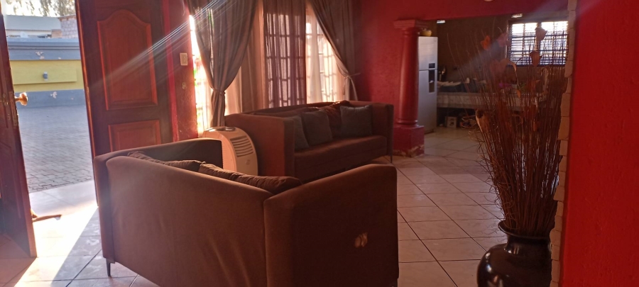 4 Bedroom Property for Sale in Nellmapius Gauteng