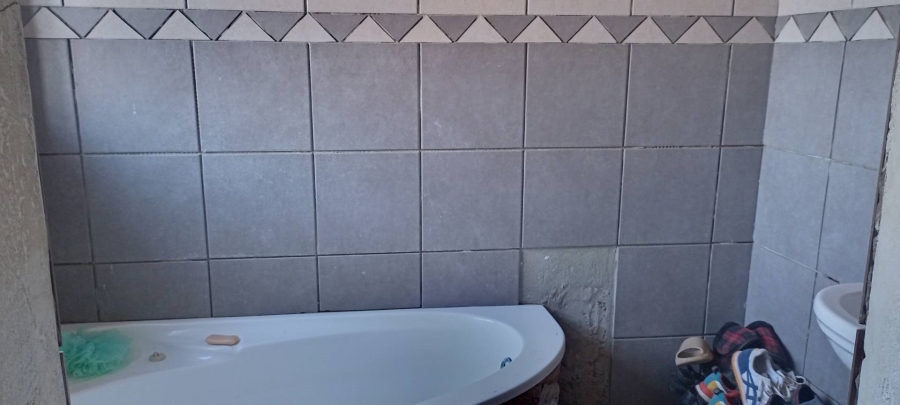 4 Bedroom Property for Sale in Nellmapius Gauteng