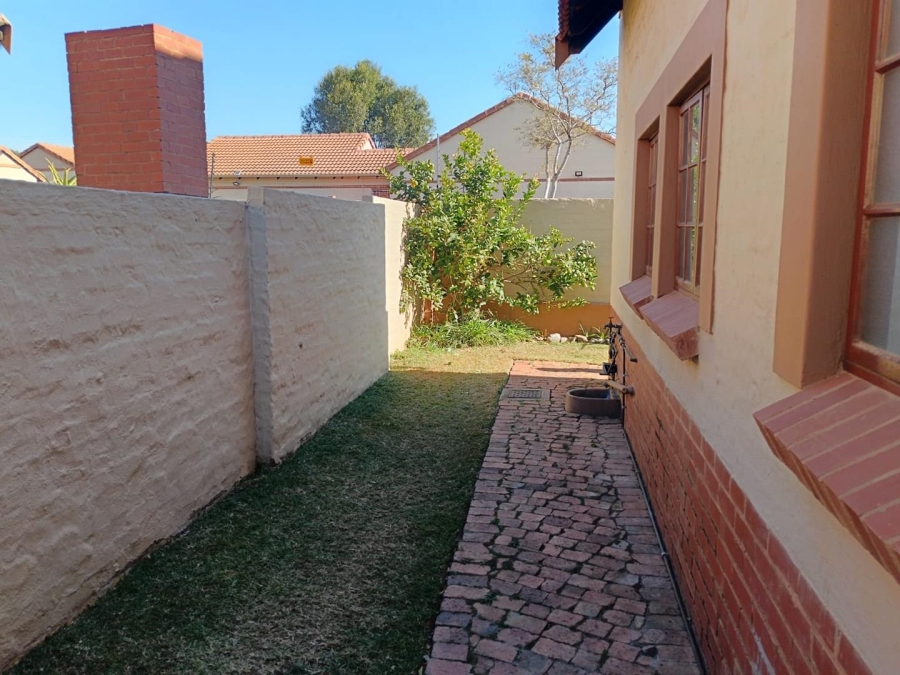 3 Bedroom Property for Sale in Equestria Gauteng