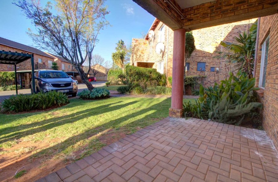 2 Bedroom Property for Sale in Wilgeheuwel Gauteng