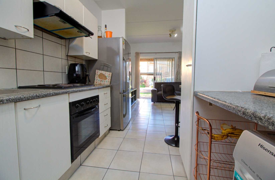2 Bedroom Property for Sale in Wilgeheuwel Gauteng