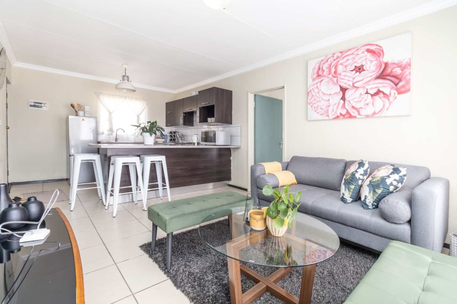 To Let 2 Bedroom Property for Rent in Honeypark Gauteng