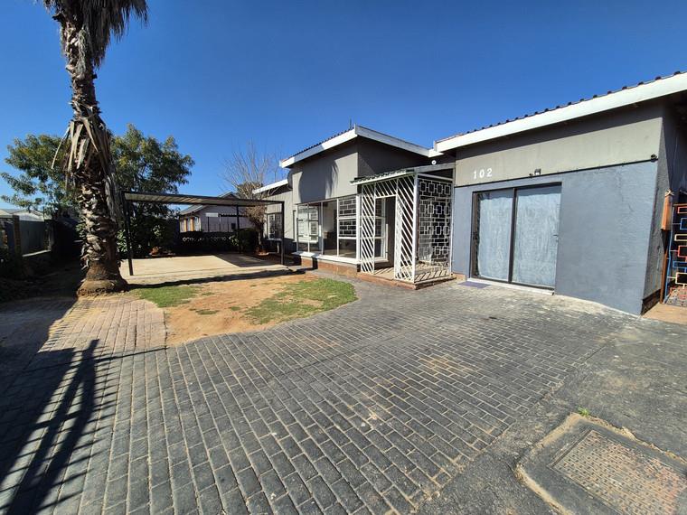 To Let 6 Bedroom Property for Rent in Leondale Gauteng