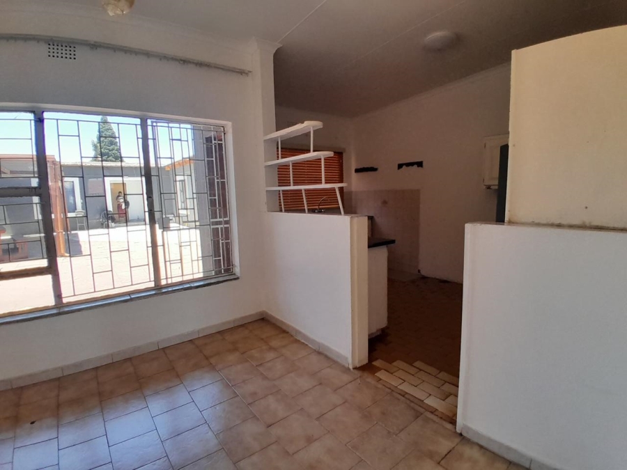 To Let 6 Bedroom Property for Rent in Leondale Gauteng