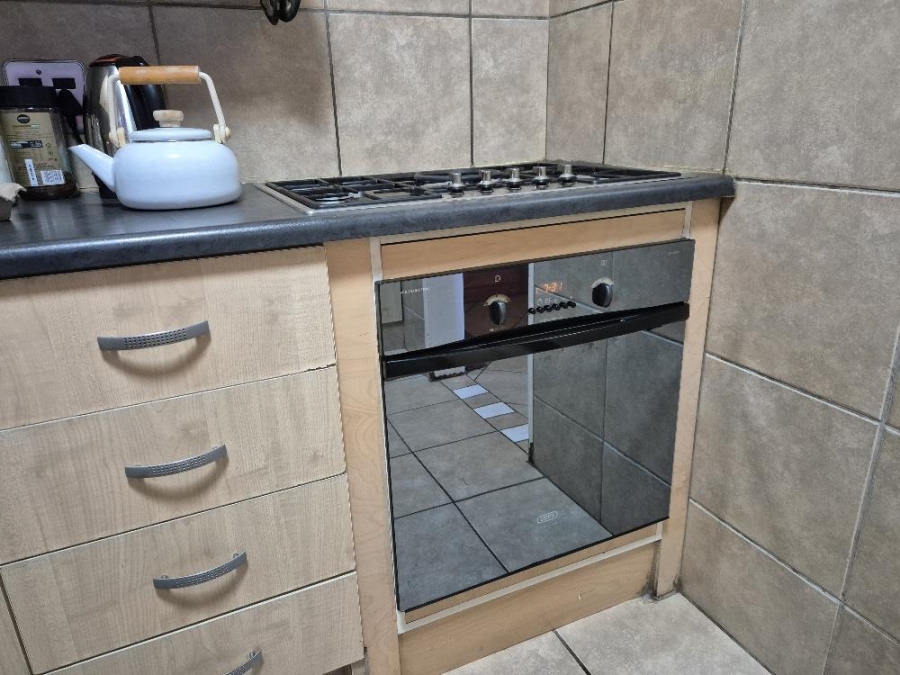 2 Bedroom Property for Sale in Ravensky Gauteng