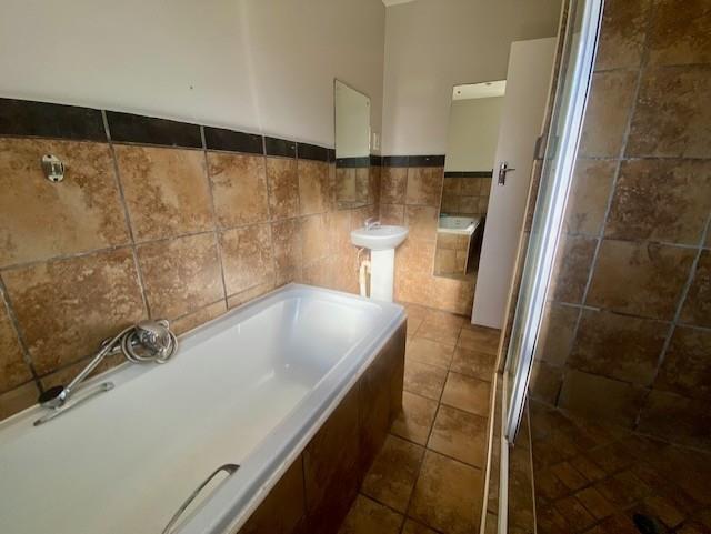 To Let 3 Bedroom Property for Rent in Wierdapark Gauteng