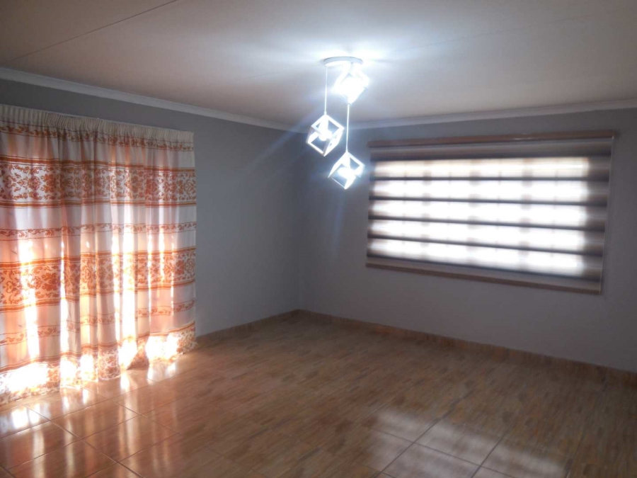 To Let 3 Bedroom Property for Rent in Silverton Gauteng