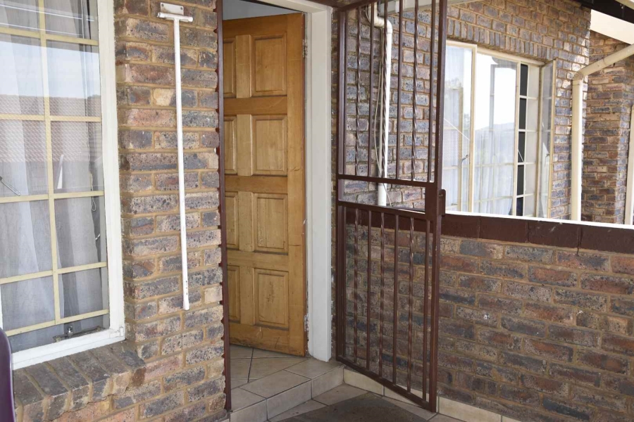 2 Bedroom Property for Sale in Pretoria West Gauteng