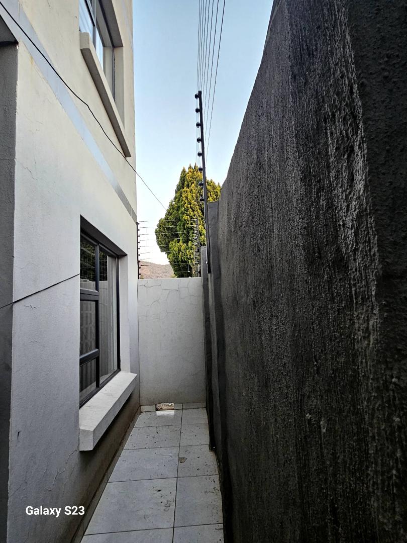 2 Bedroom Property for Sale in Pretoria North Gauteng