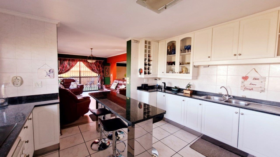 3 Bedroom Property for Sale in Bassonia Gauteng