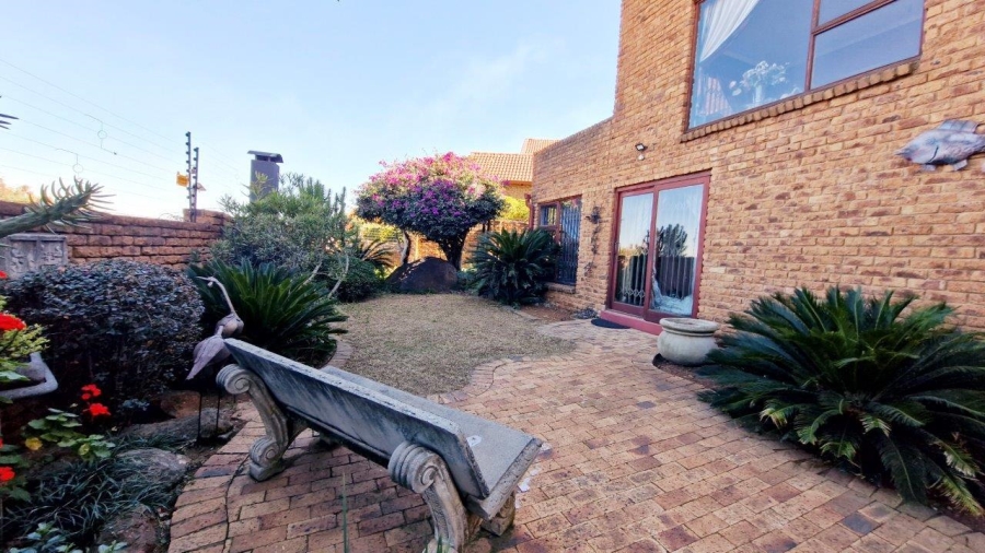 3 Bedroom Property for Sale in Bassonia Gauteng