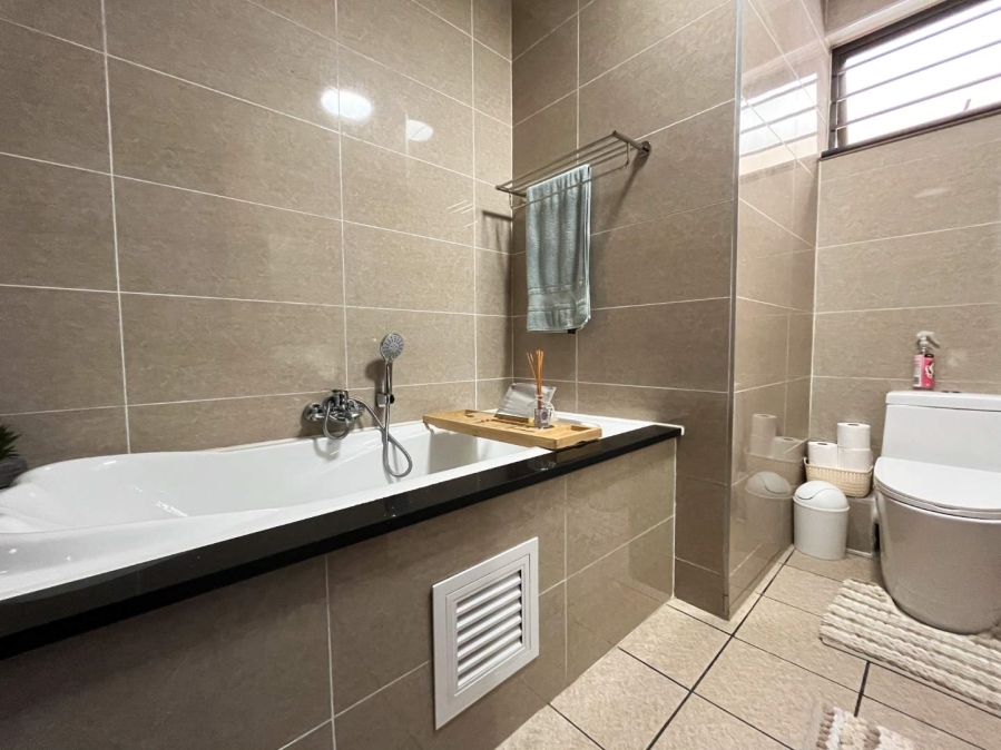 To Let 1 Bedroom Property for Rent in Blue Hills Gauteng