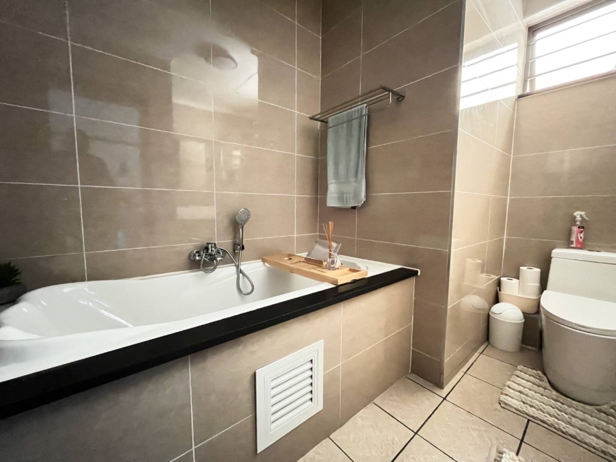 To Let 1 Bedroom Property for Rent in Blue Hills Gauteng