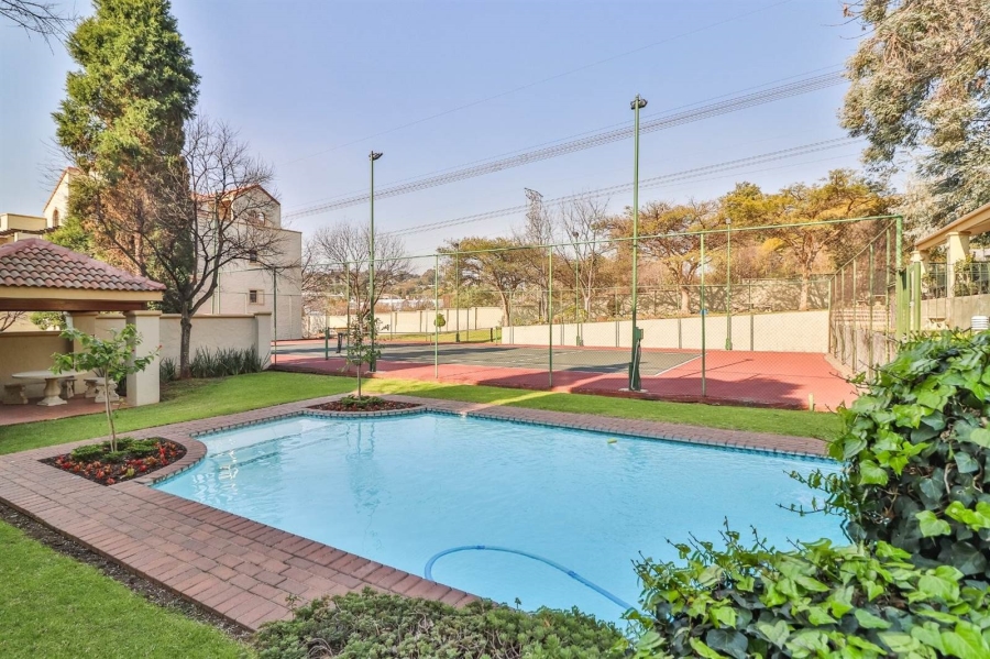 To Let 2 Bedroom Property for Rent in Benmore Gardens Gauteng