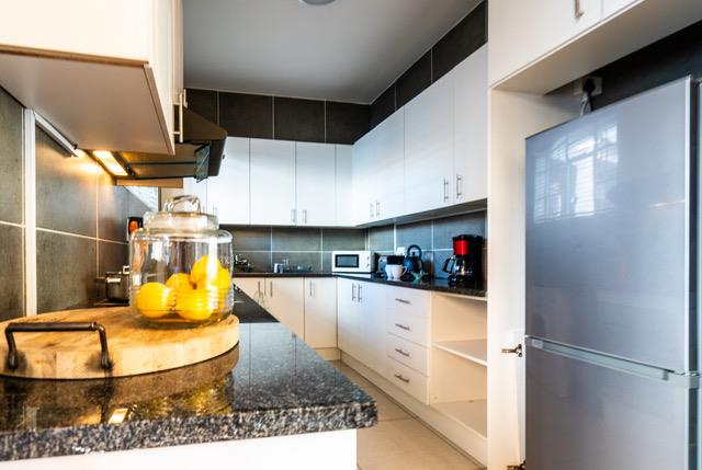 To Let 2 Bedroom Property for Rent in Illovo Gauteng