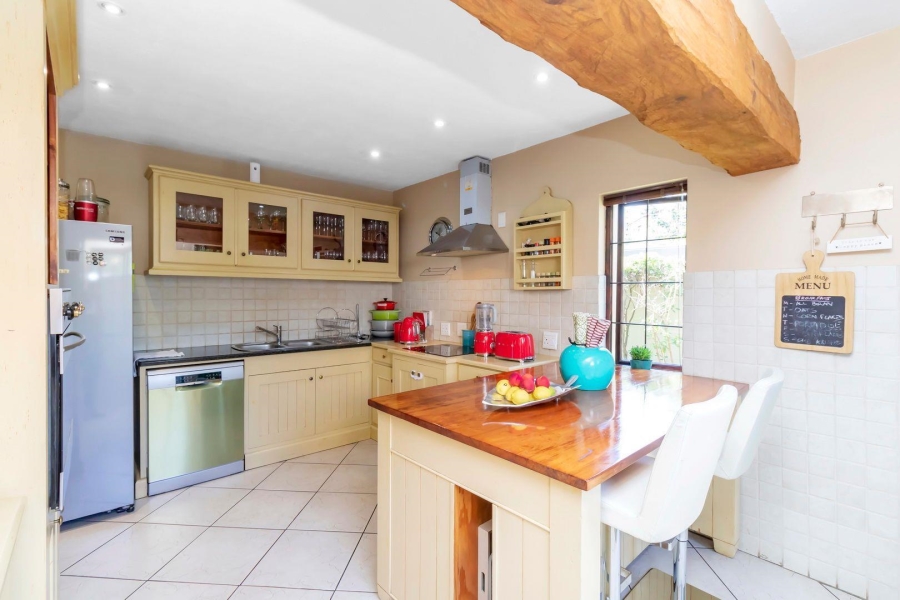 To Let 4 Bedroom Property for Rent in Barbeque Downs Gauteng