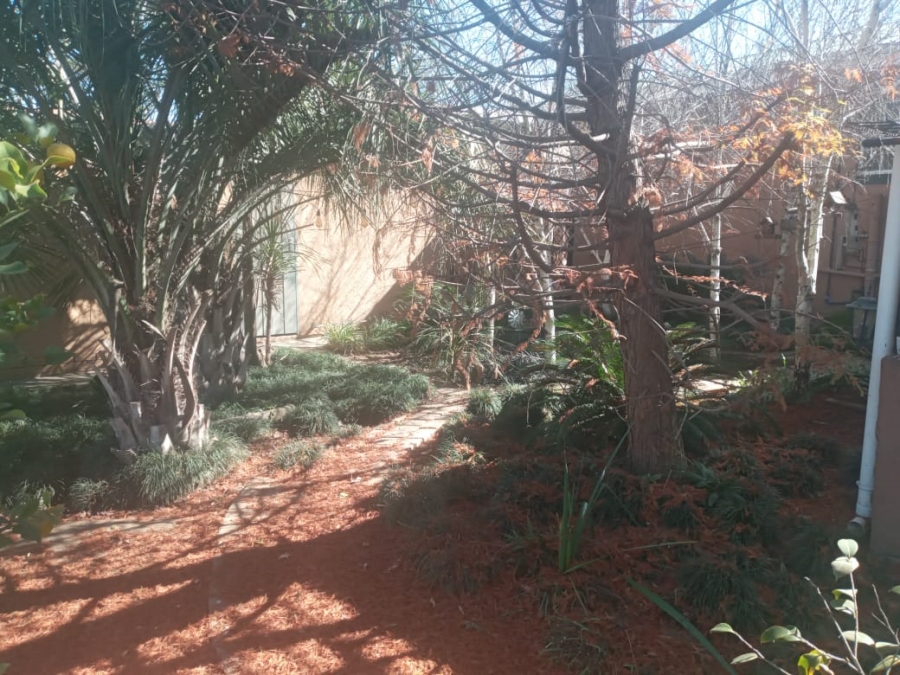To Let 3 Bedroom Property for Rent in Rothdene Gauteng