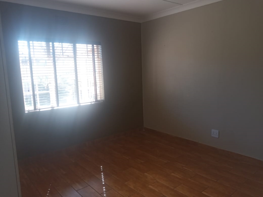 To Let 3 Bedroom Property for Rent in Rothdene Gauteng