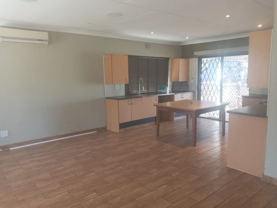 To Let 3 Bedroom Property for Rent in Rothdene Gauteng