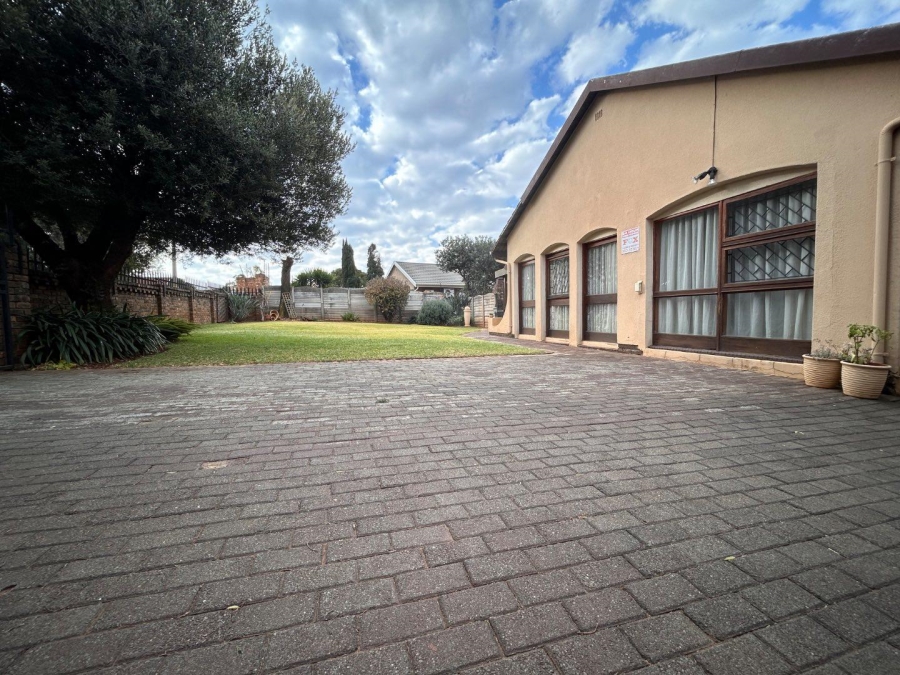 3 Bedroom Property for Sale in Verwoerdpark Gauteng