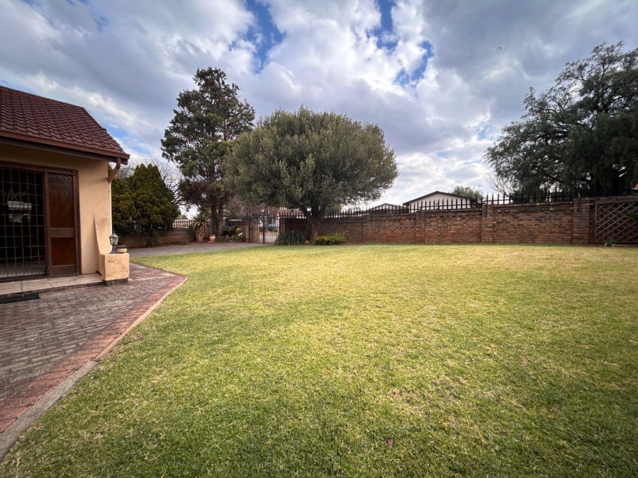 3 Bedroom Property for Sale in Verwoerdpark Gauteng