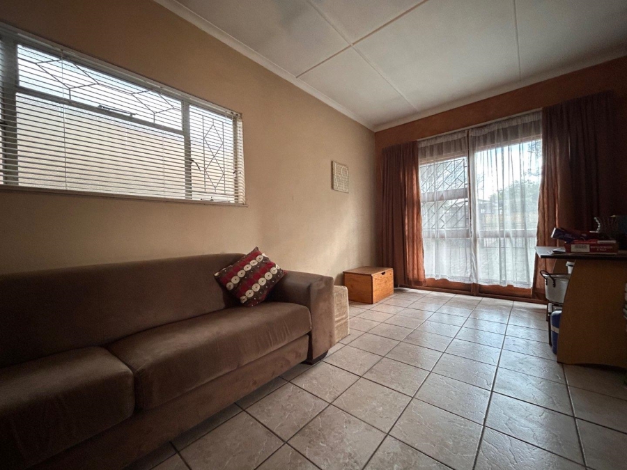 3 Bedroom Property for Sale in Verwoerdpark Gauteng