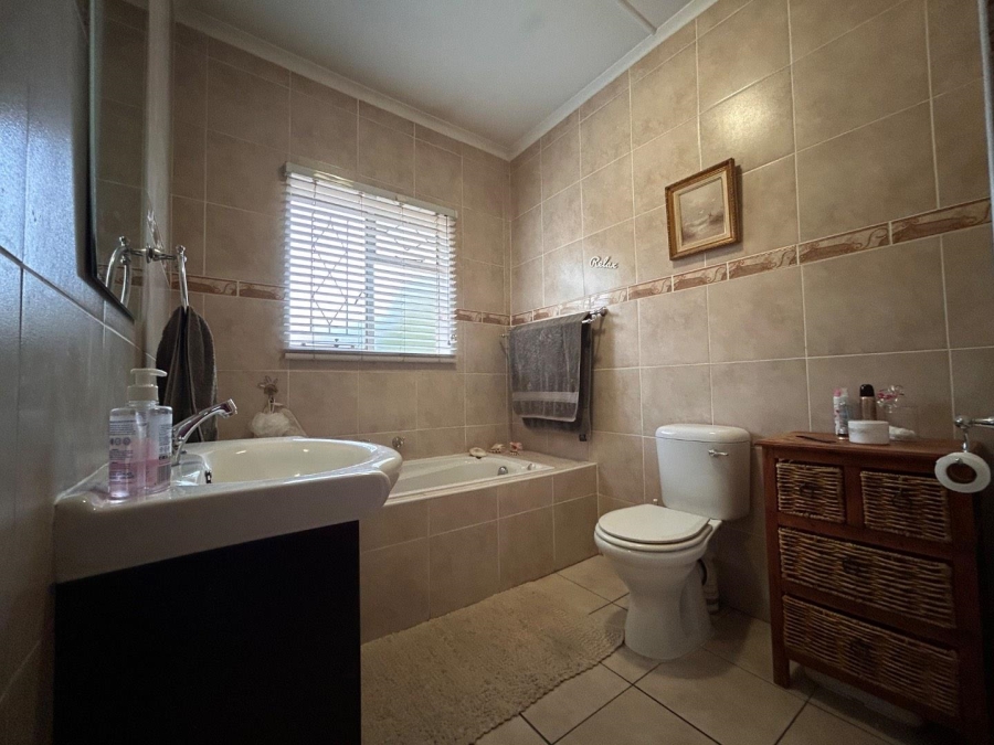 3 Bedroom Property for Sale in Verwoerdpark Gauteng